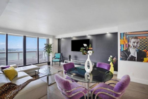 The Bond - OO7 Vibes and Penthouse Water Views!